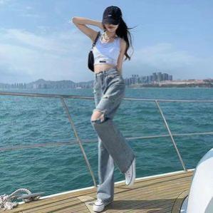 辣妹风席卷，时尚穿搭新潮流